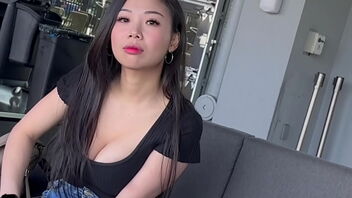 Caught in the act: Meaty tits Asian girl in public